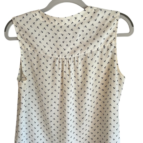 Banana Republic Anchor Print Top Sleeveless White w/Navy Blue Anchors - Picture 2 of 4
